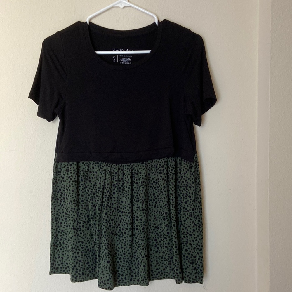 EUC Latched Mama babydoll nursing top (small)